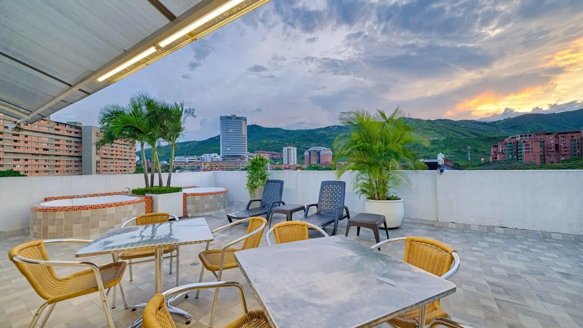 Hotel Ms Chipichape Superior Cali